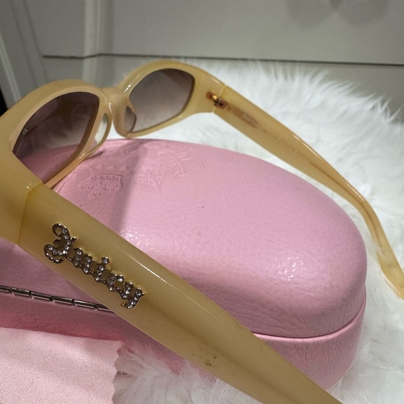 SUPER RARE VINTAGE Juicy Couture Beige Sunglasses with Pink Case - Picture 14 of 14